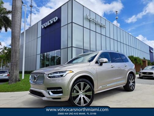 2024 Volvo XC90 Recharge Plug-In Hybrid T8 Ultimate Bright Theme 7-Seater