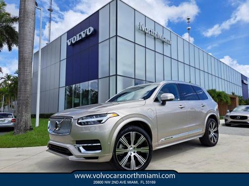2024 Volvo XC90 Recharge Plug-In Hybrid T8 Ultimate Bright Theme 7-Seater