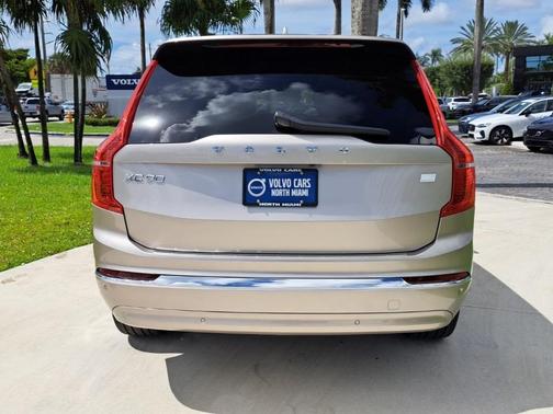 2024 Volvo XC90 Recharge Plug-In Hybrid T8 Ultimate Bright Theme 7-Seater