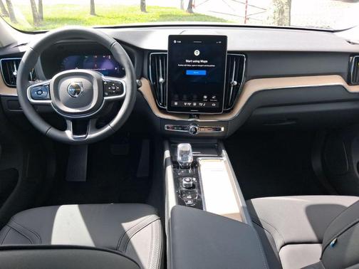 Crystal White Metallic 2026 Volvo XC60 B5 Core