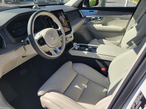 2026 Volvo XC90 B6 Ultra Dark Theme 7-Seater