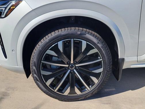 2026 Volvo XC90 B6 Ultra Dark Theme 7-Seater