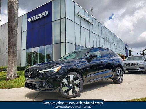 2025 Volvo XC60 Plug-In Hybrid T8 Plus