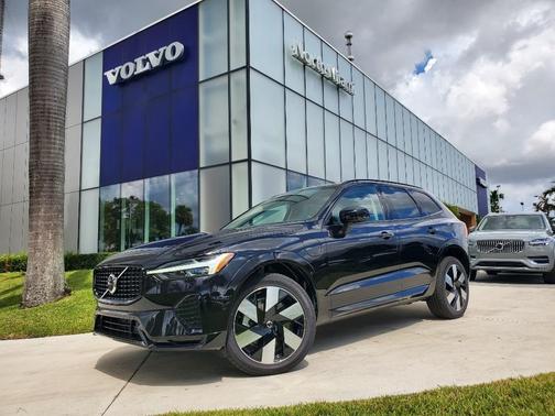 2025 Volvo XC60 Plug-In Hybrid T8 Plus