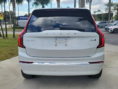 2026 Volvo XC90 B6 Ultra 7-Seater