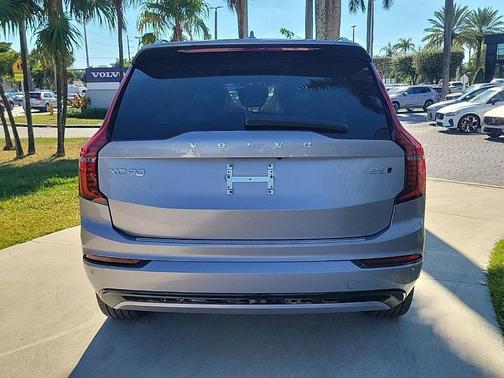 2026 Volvo XC90 B6 Ultra Dark Theme 7-Seater