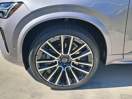 2026 Volvo XC90 B6 Ultra Dark Theme 7-Seater