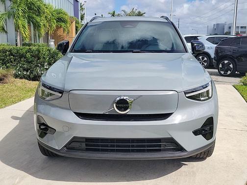 2026 Volvo EX40 Twin Motor Plus