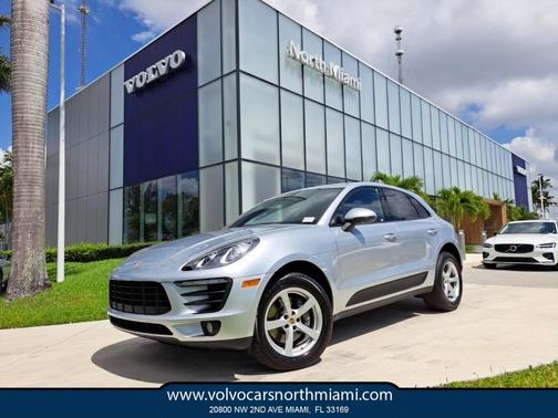 2017 Porsche Macan Base