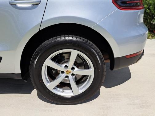 2017 Porsche Macan Base