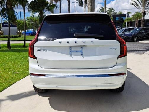 2025 Volvo XC90 Plug-In Hybrid T8 Core 7-Seater