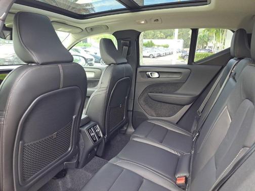 2026 Volvo XC40 B4 Plus