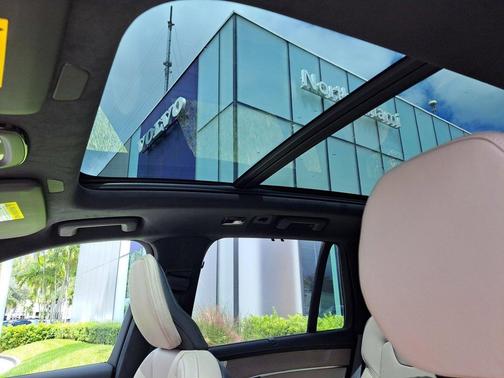 2026 Volvo XC90 B6 Ultra 6-Seater