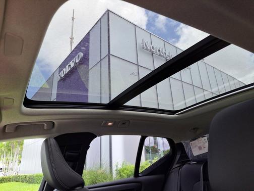 2026 Volvo XC40 B4 Core