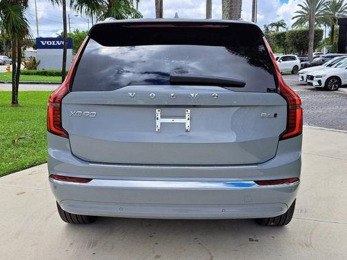 2026 Volvo XC90 B6 Plus 7-Seater