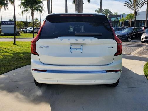 2025 Volvo XC90 B5 Plus 7-Seater