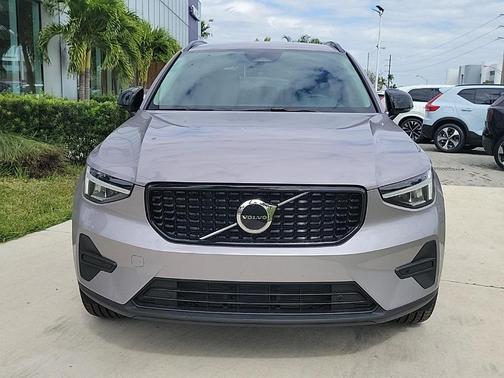 2026 Volvo XC40 B4 Core