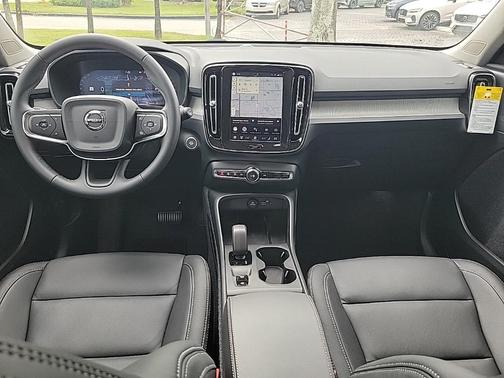 2026 Volvo XC40 B4 Core