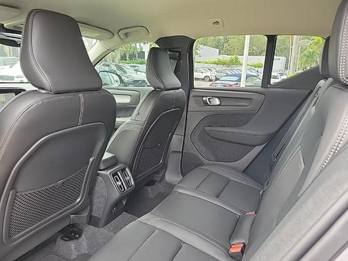 2026 Volvo XC40 B4 Core