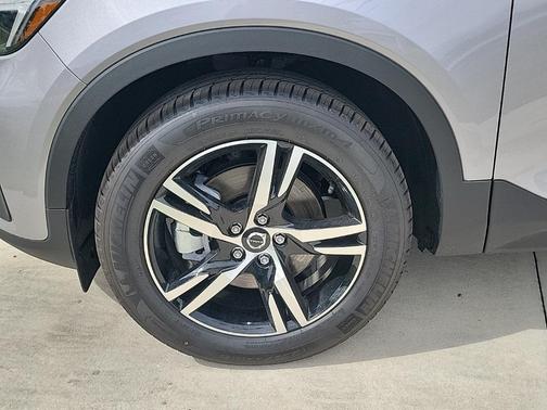 2026 Volvo XC40 B4 Core