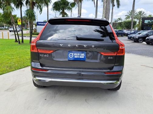 2022 Volvo XC60 B6 Inscription