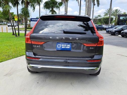 2022 Volvo XC60 B6 Inscription