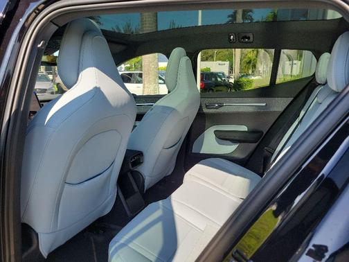 Onyx Black Metallic 2026 Volvo EX30 Twin Motor Ultra