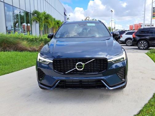 2025 Volvo XC60 Plug-In Hybrid T8 Ultra