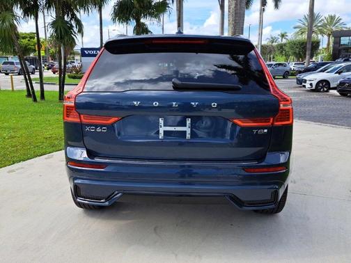 2025 Volvo XC60 Plug-In Hybrid T8 Ultra