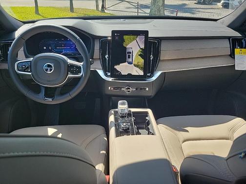 2026 Volvo XC90 B5 Plus 7-Seater