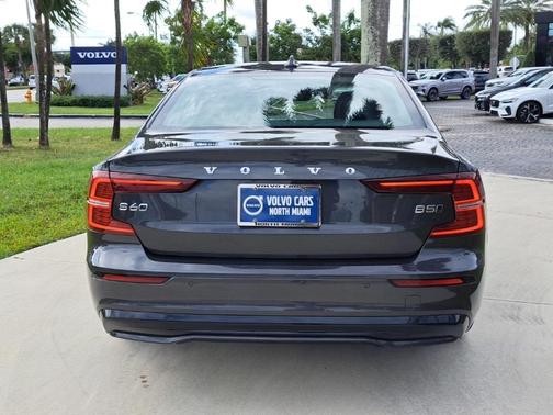 2025 Volvo S60 B5 Core