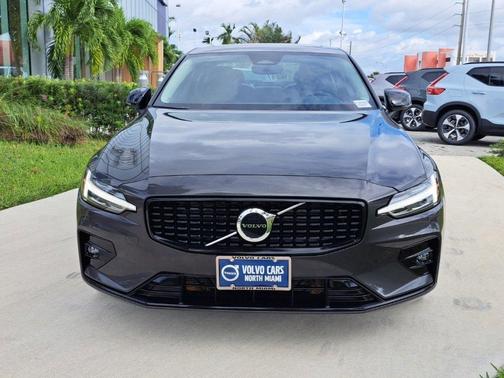 2025 Volvo S60 B5 Core