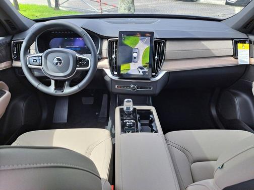 2026 Volvo XC90 B6 Plus 7-Seater