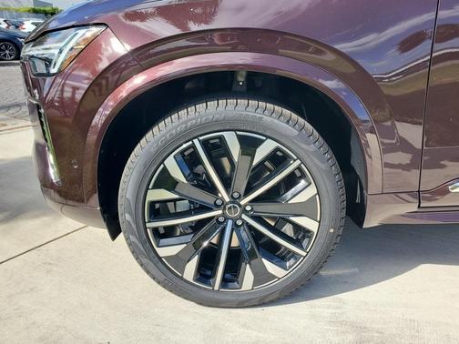 2025 Volvo XC90 B6 Plus 7-Seater