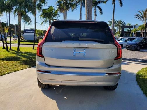 2025 Volvo XC90 Plug-In Hybrid T8 Plus 7-Seater