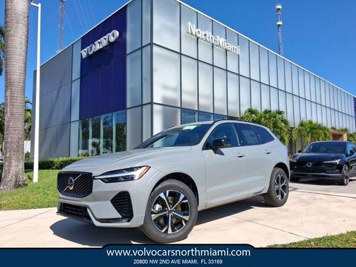 Metallic 2026 Volvo XC60 B5 Core