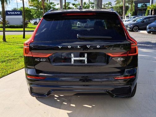 2026 Volvo XC60 B5 Ultra