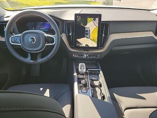Crystal White Metallic 2026 Volvo XC60 Plug-In Hybrid T8 Plus