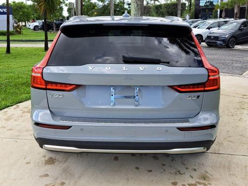 Metallic 2026 Volvo V60 Cross Country B5 Plus