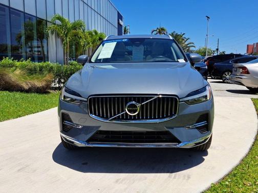 2022 Volvo XC60 B5 Inscription