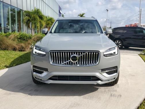2024 Volvo XC90 B6 Ultimate Bright Theme 7-Seater