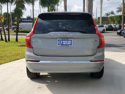 2024 Volvo XC90 B6 Ultimate Bright Theme 7-Seater