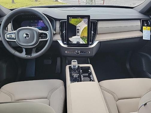 2026 Volvo XC90 B6 Plus 7-Seater