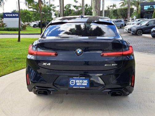 2022 BMW X4 xDrive30i