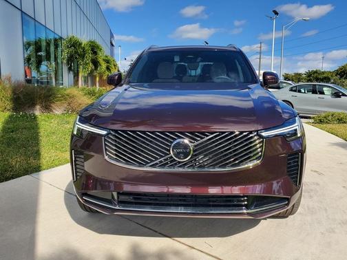 2025 Volvo XC90 B5 Ultra 6-Seater
