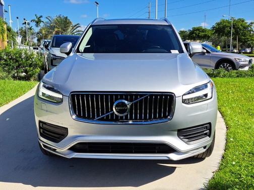 2021 Volvo XC90 T5 Momentum 7 Passenger