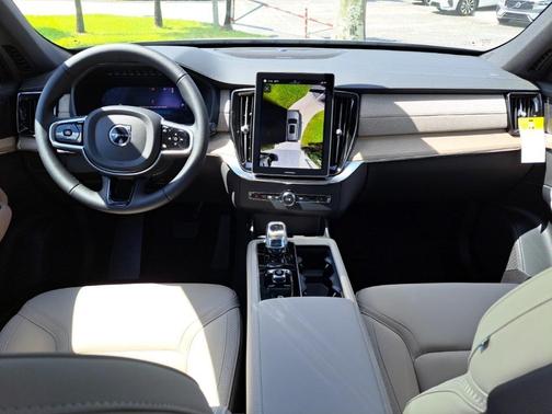 2025 Volvo XC90 Plug-In Hybrid T8 Plus 6-Seater
