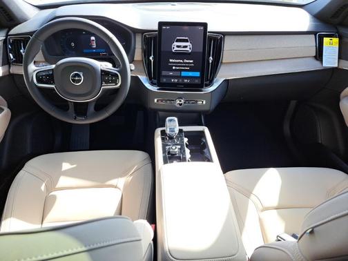 2025 Volvo XC90 Plug-In Hybrid T8 Plus 6-Seater