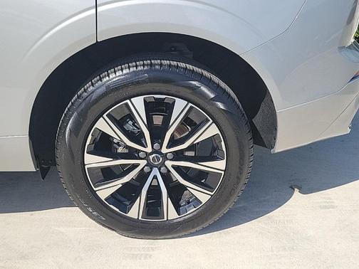 2025 Volvo XC60 B5 Core