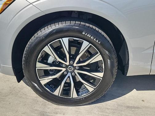 2025 Volvo XC60 B5 Core